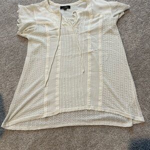 Suzanne Betro Cream Textured Blouse Size Small